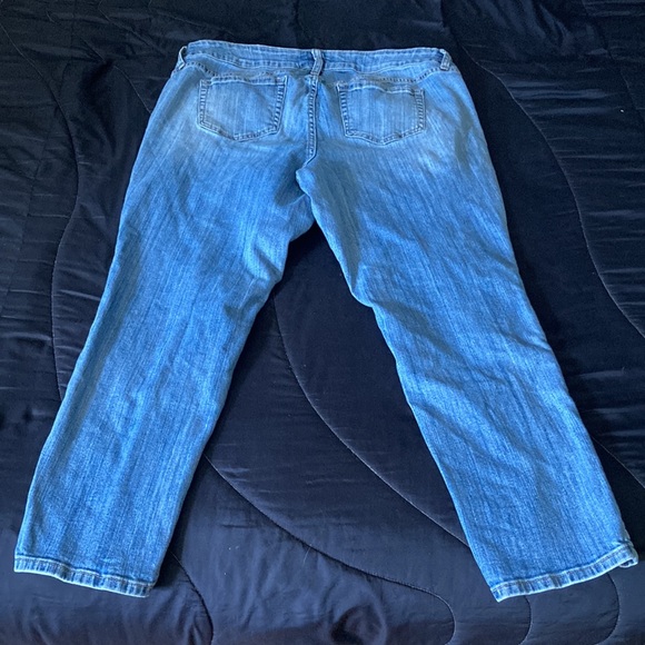Torrid size 18 boyfriend distressed jeans - Picture 3 of 5